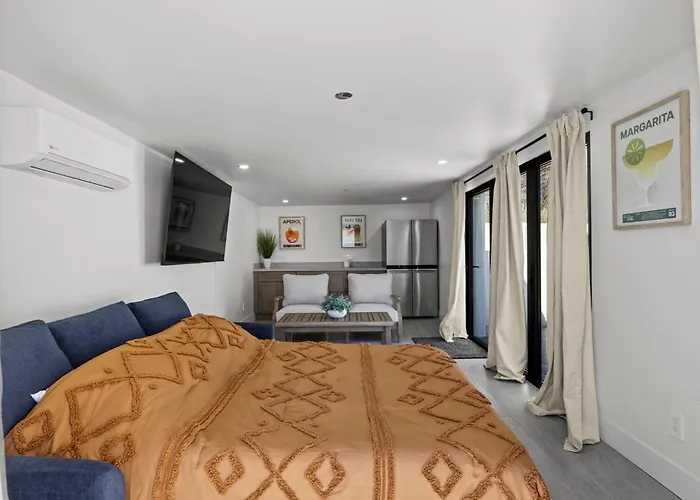 Holiday home Pv Getaway: Heated Pool And Private Pickleball!